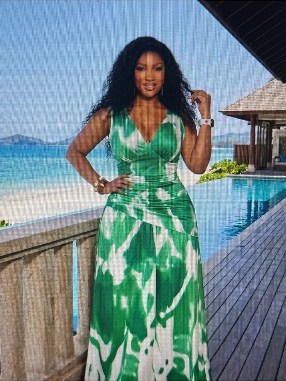 Green V-Neck Maxi Dress - Elegant Summer Wrap Style